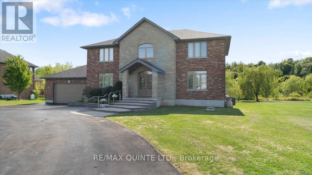 39 Deerfield Court, Prince Edward County, Ontario  K8N 4Z1 - Photo 2 - X12400492