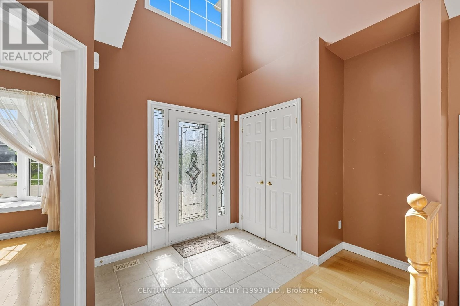10 Ellis Crescent, Kawartha Lakes, Ontario  K9V 3Y9 - Photo 3 - X12400532