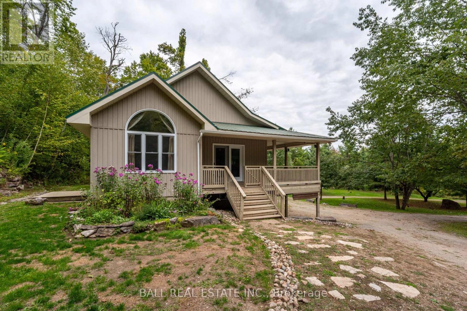 45 Spring Drive, Trent Lakes, Ontario  K0M 1A0 - Photo 1 - X12400655