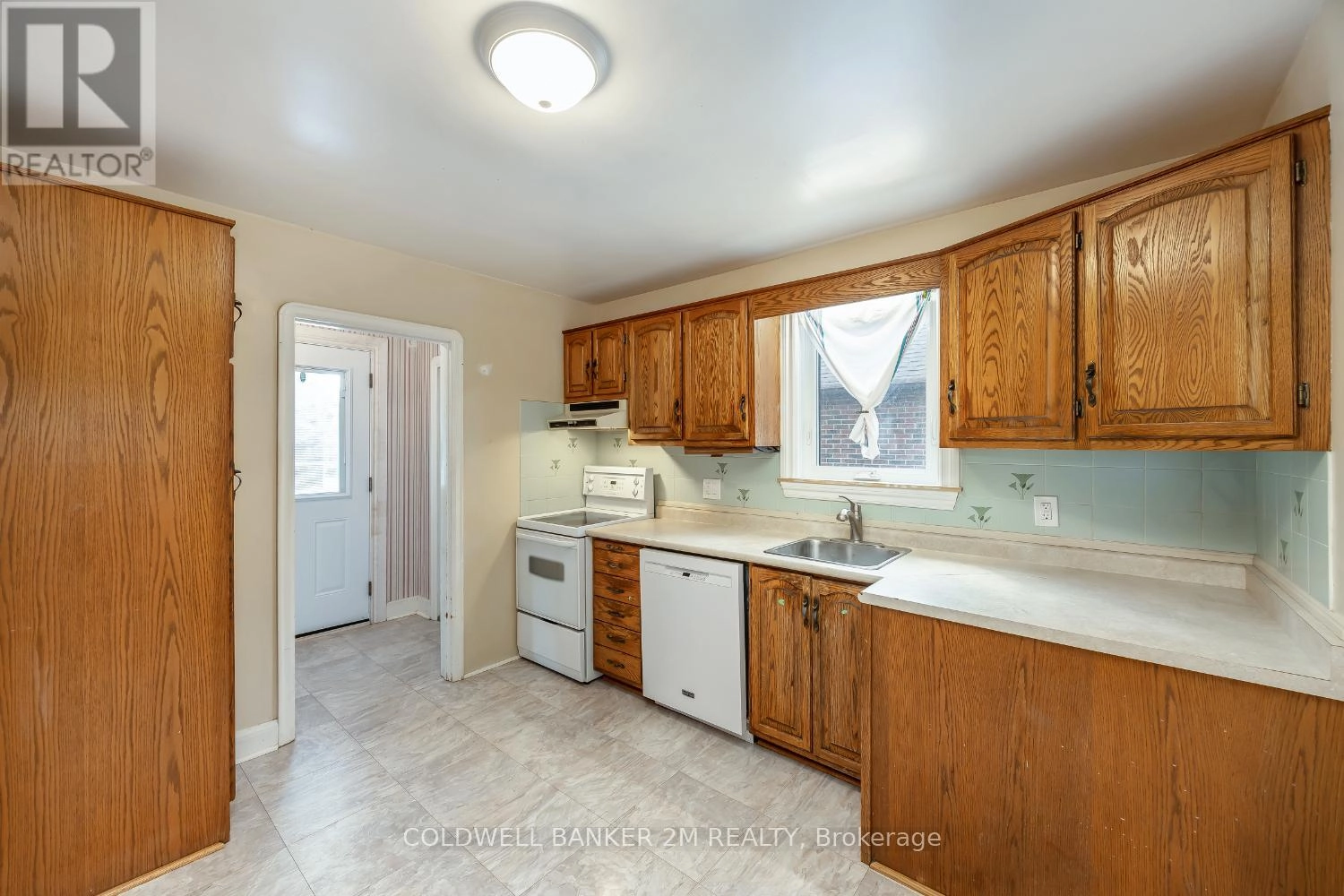 470 Colborne Street E, Oshawa, Ontario  L1G 1N2 - Photo 3 - E12400795