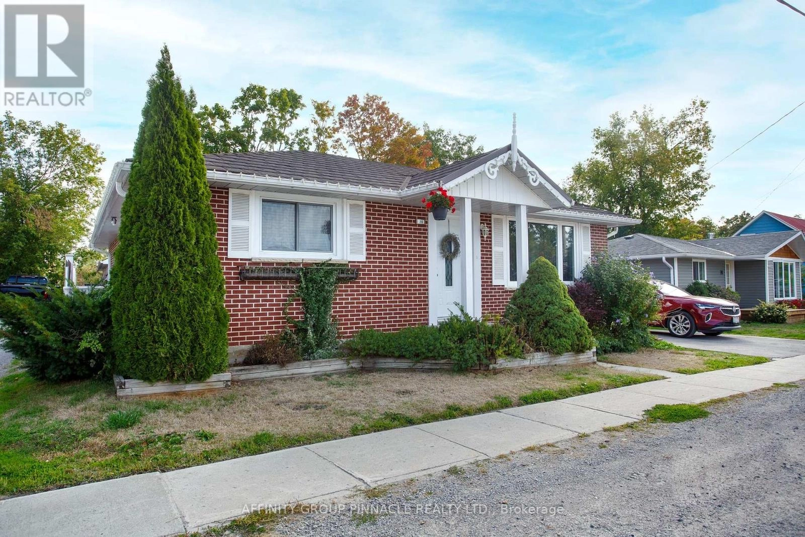 74 William Street, Kawartha Lakes, Ontario  K0M 1A0 - Photo 2 - X12400706