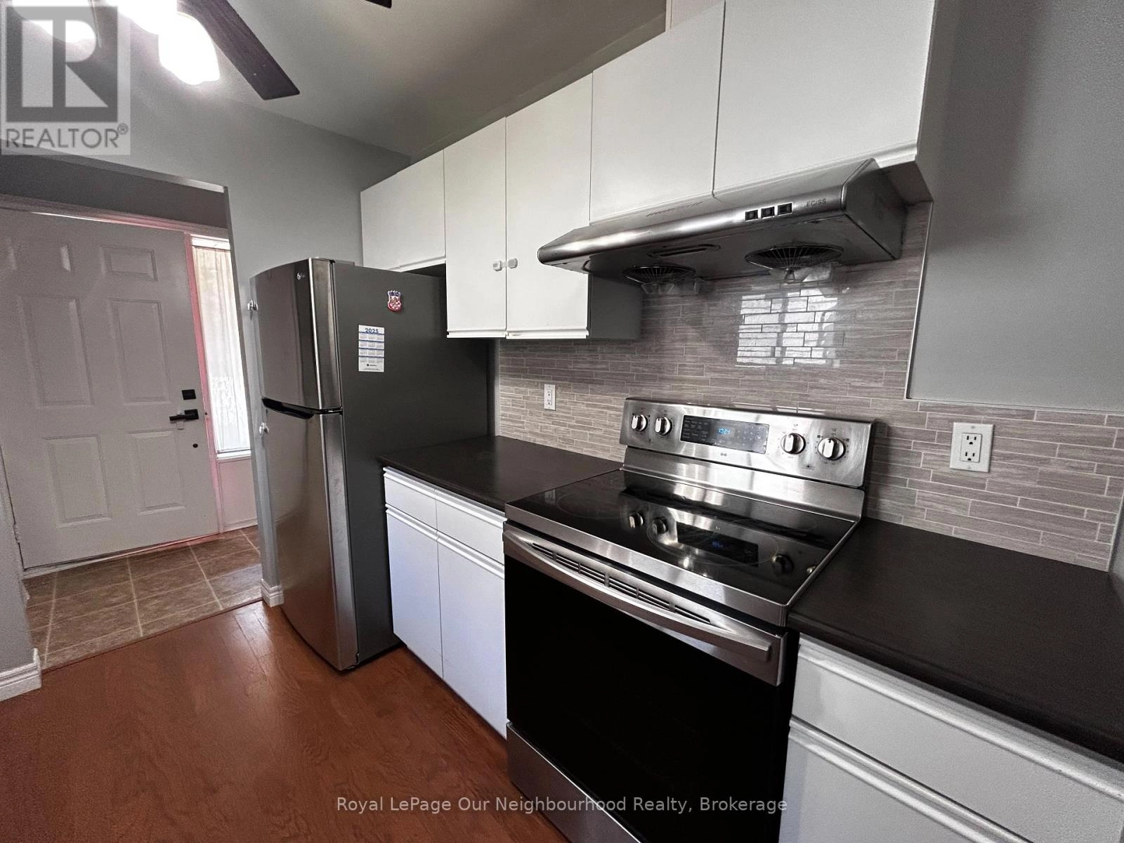 1 - 64 Fifth Avenue, Kitchener, Ontario  N2C 1P4 - Photo 3 - X12401068