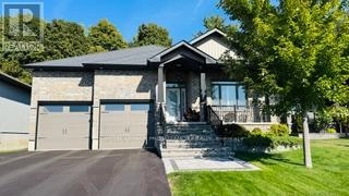 27 Autumn Grove, Quinte West, Ontario  K8V 0G9 - Photo 2 - X12381068