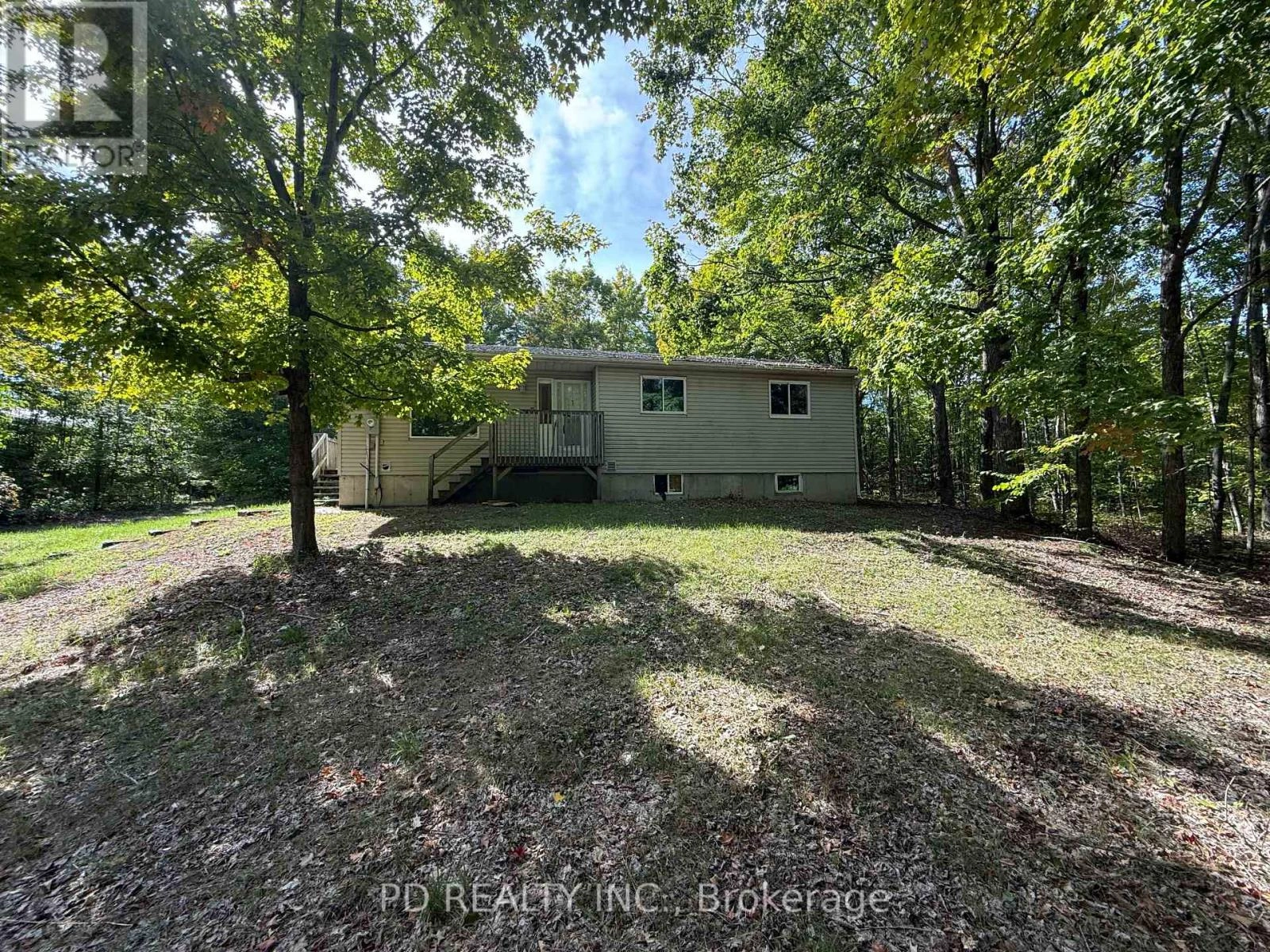 5840 Lowanda Lane, Ramara, Ontario  L0K 1W0 - Photo 1 - S12401568