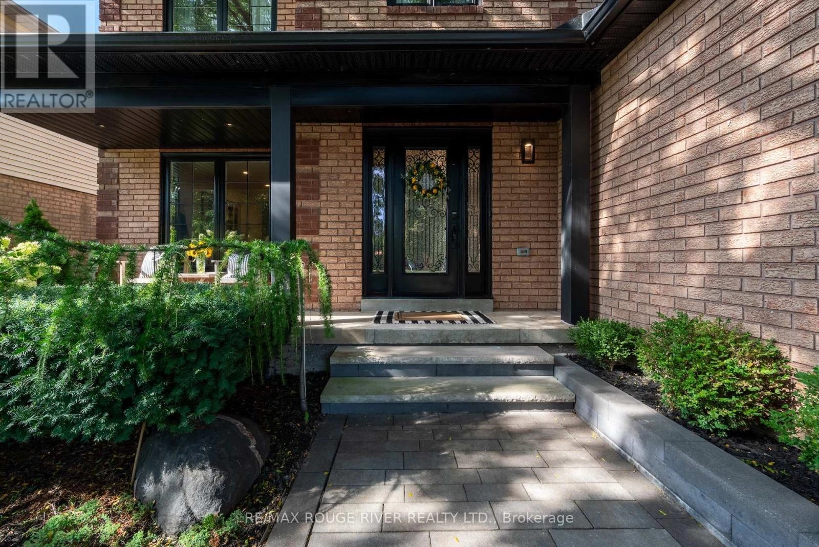 37 Doncaster Crescent, Clarington, Ontario  L1B 1E7 - Photo 3 - E12401823