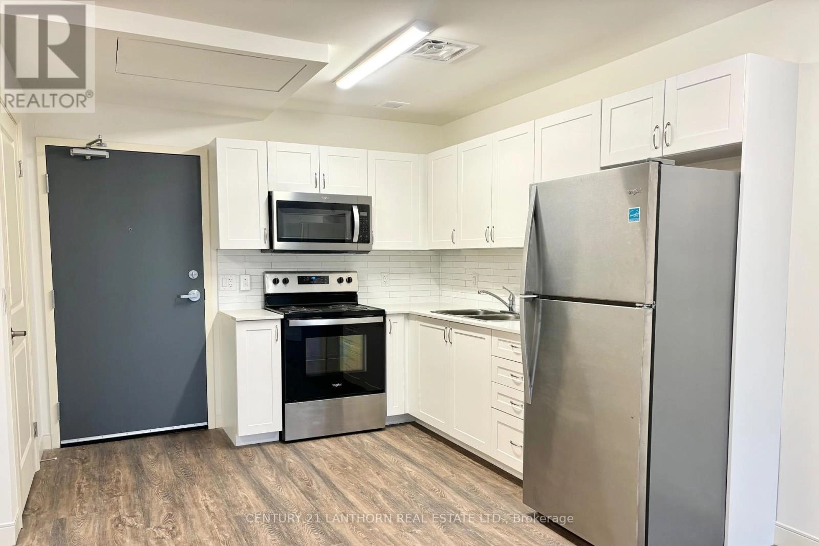 218 - 135 Station Street S, Belleville, Ontario  K8N 2S9 - Photo 1 - X12402260