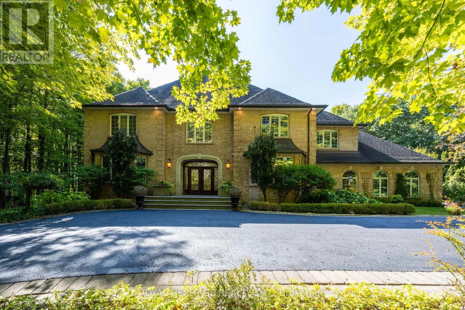 226 Forest Ridge Road, Richmond Hill, Ontario  L4E 3L8 - Photo 1 - N12402438