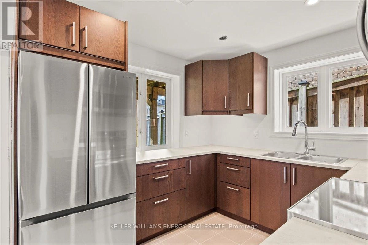 213 Glenabbey Drive, Clarington, Ontario L1E 0C4 - Photo 11 - E12402537