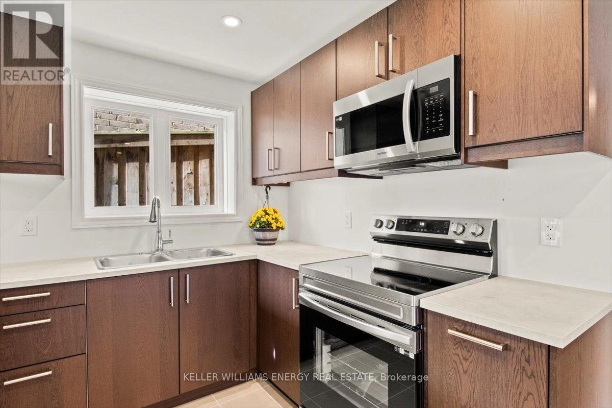 213 Glenabbey Drive, Clarington, Ontario L1E 0C4 - Photo 12 - E12402537