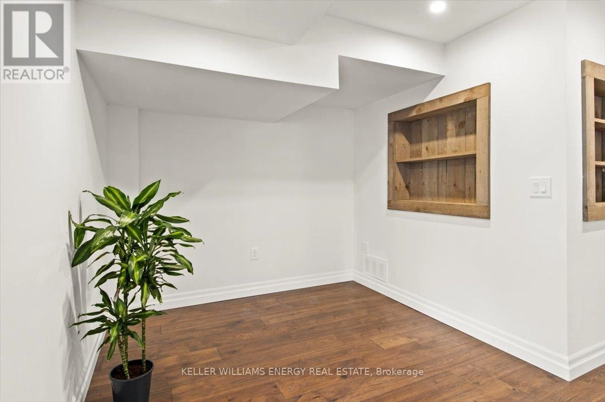 213 Glenabbey Drive, Clarington, Ontario L1E 0C4 - Photo 13 - E12402537