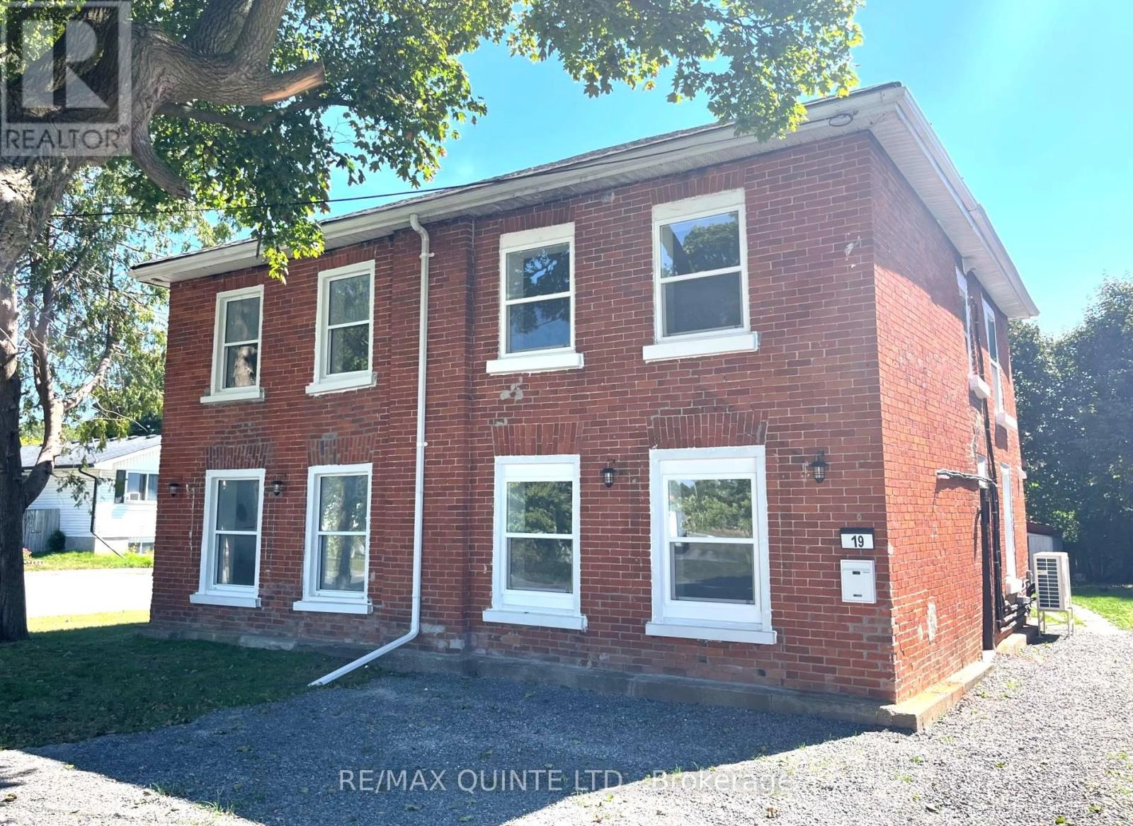 19 & 21 Railway Terrace, Belleville, Ontario  K8N 2R8 - Photo 3 - X12402171