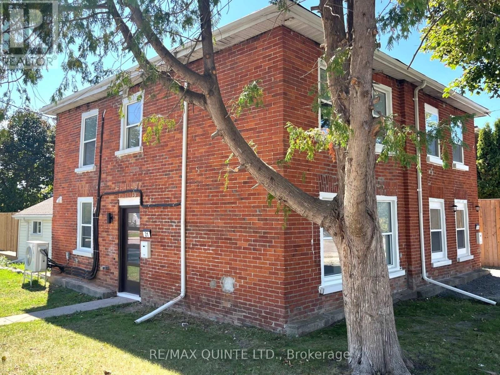 19 & 21 Railway Terrace, Belleville, Ontario  K8N 2R8 - Photo 2 - X12402171