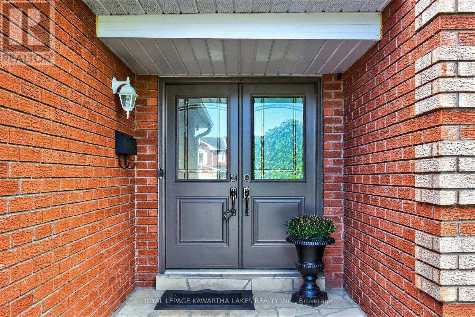 29 Flavelle Crescent, Kawartha Lakes, Ontario  K9V 6E3 - Photo 2 - X12403062
