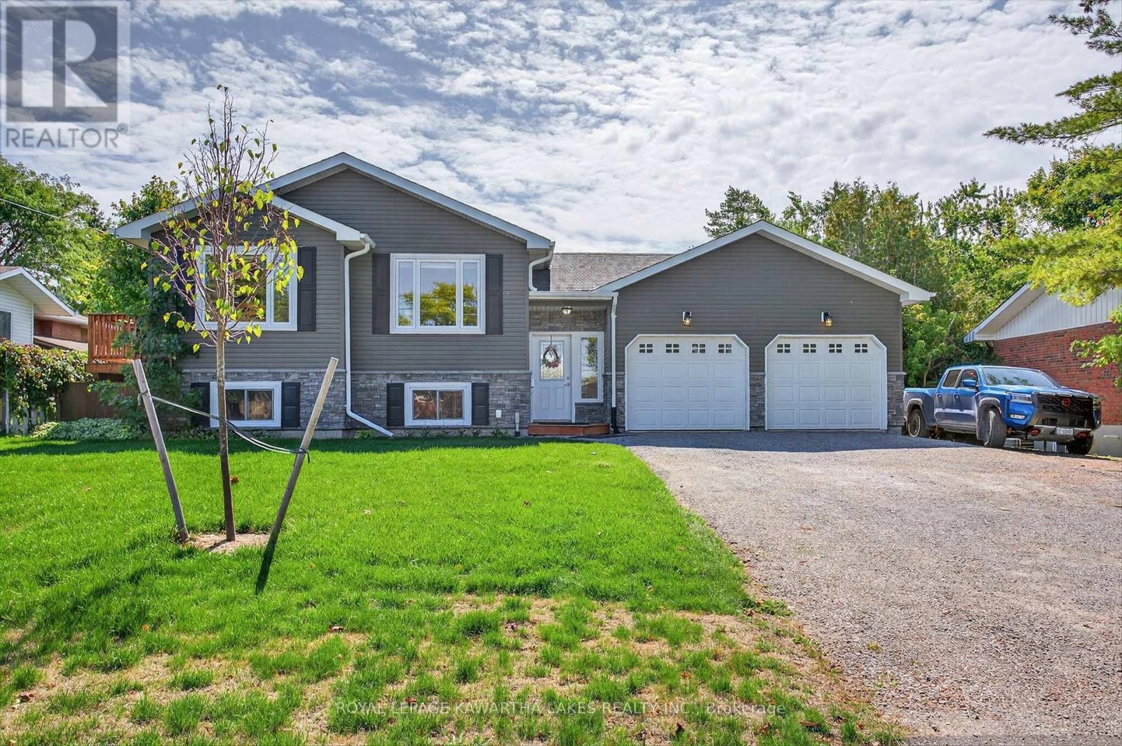 21 Hillside Drive, Kawartha Lakes, Ontario  K9V 1A3 - Photo 2 - X12403064