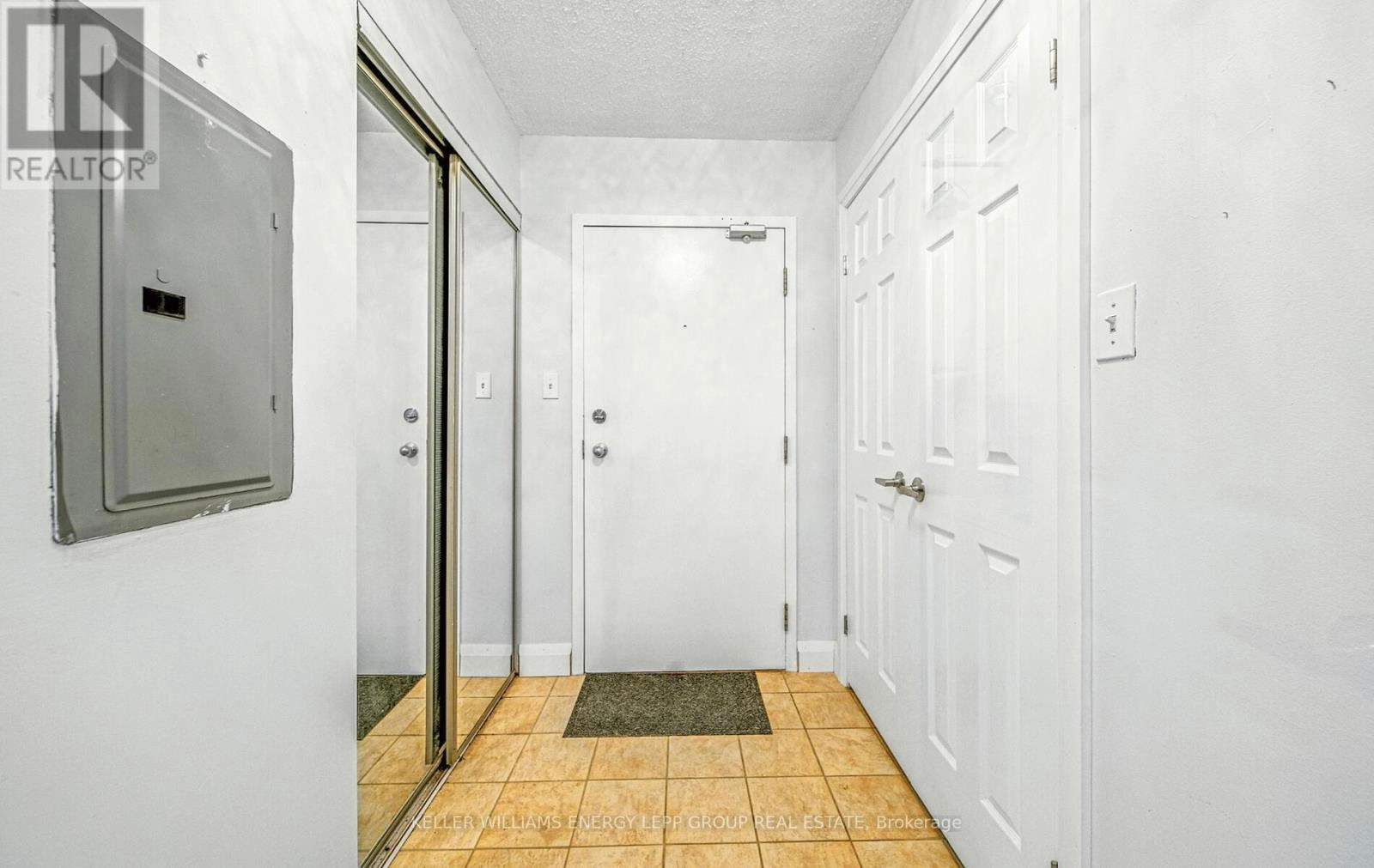 301 - 91 Aspen Springs Drive, Clarington, Ontario  L1C 5J9 - Photo 3 - E12384214