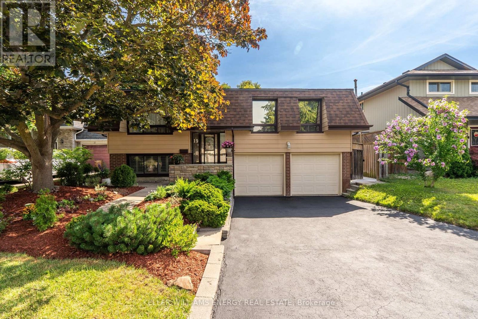 19 Ingram Court, Whitby, Ontario  L1N 5V4 - Photo 1 - E12403437