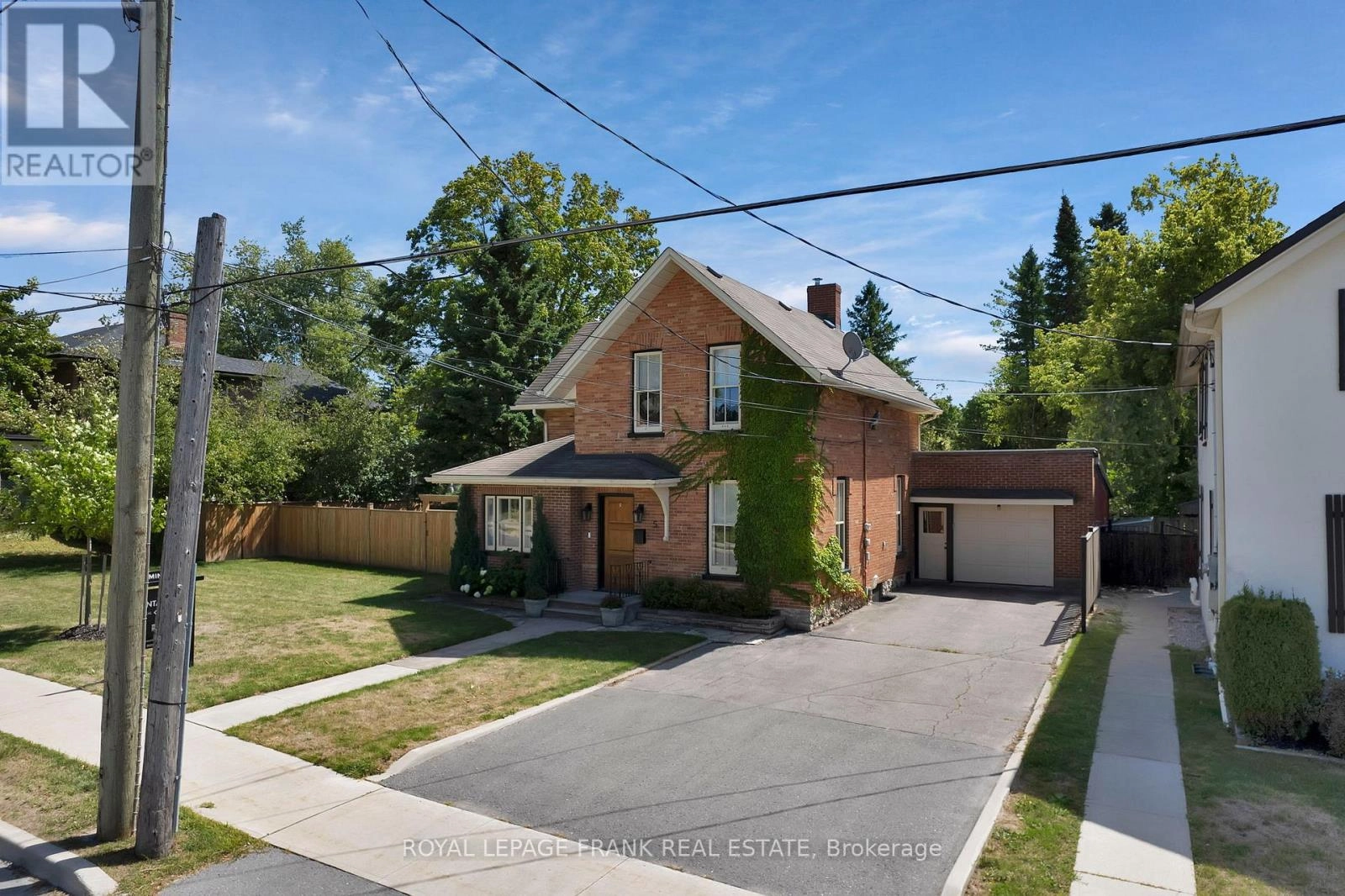 5 Glenelg Street E, Kawartha Lakes, Ontario  K9V 1Y5 - Photo 2 - X12403506