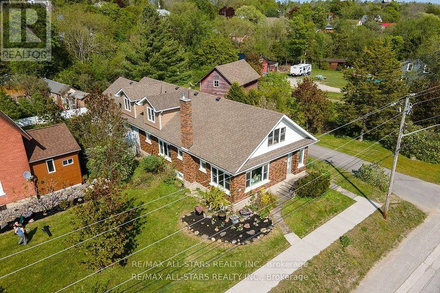 61 Francis Street E, Kawartha Lakes, Ontario  K0M 1N0 - Photo 2 - X12403523