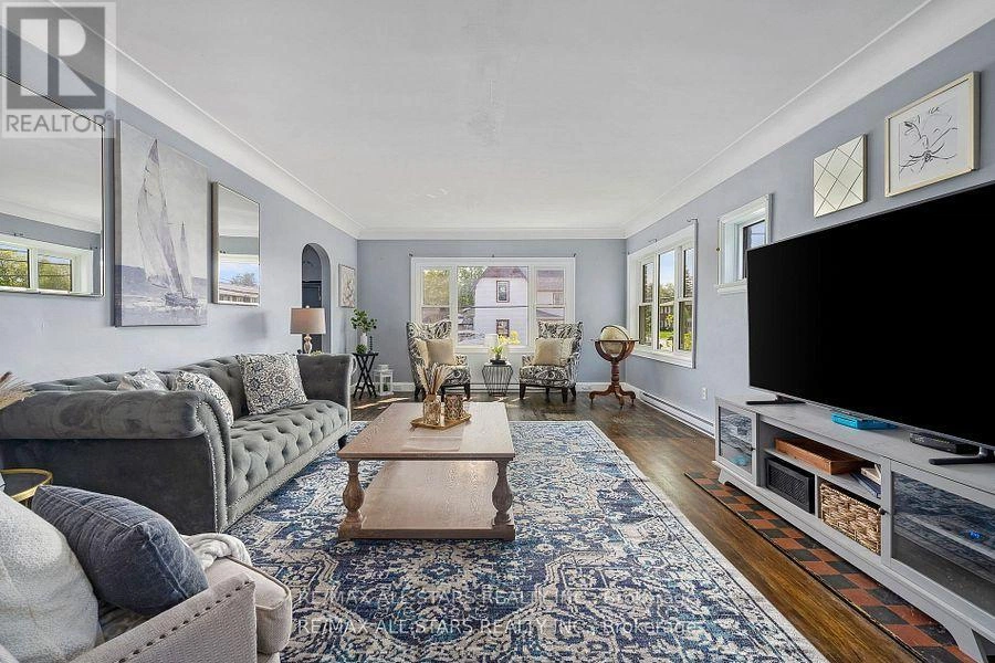 61 Francis Street E, Kawartha Lakes, Ontario  K0M 1N0 - Photo 8 - X12403523