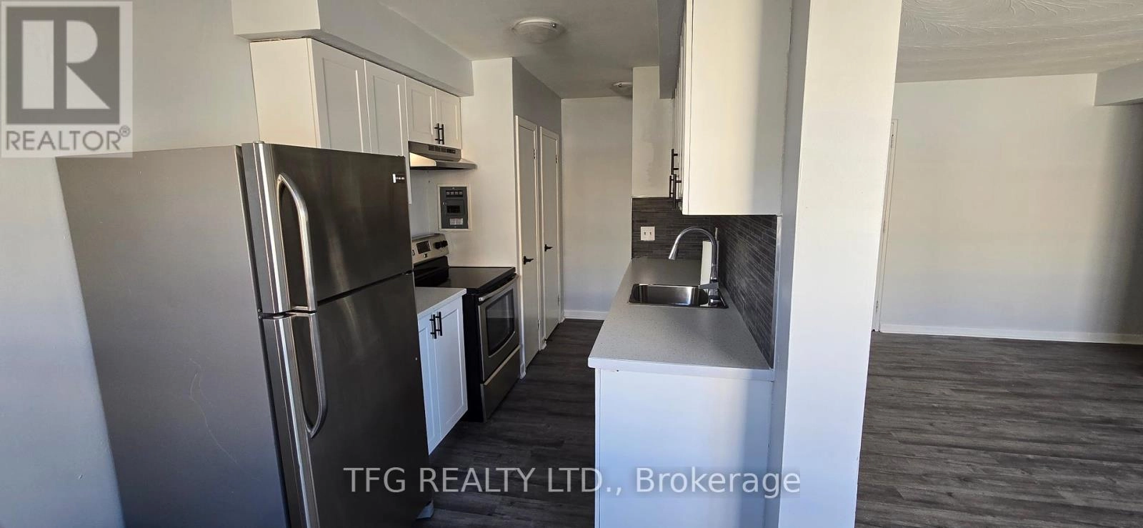 8 - 300 Montrave Avenue, Oshawa, Ontario  L1J 4S2 - Photo 2 - E12403962
