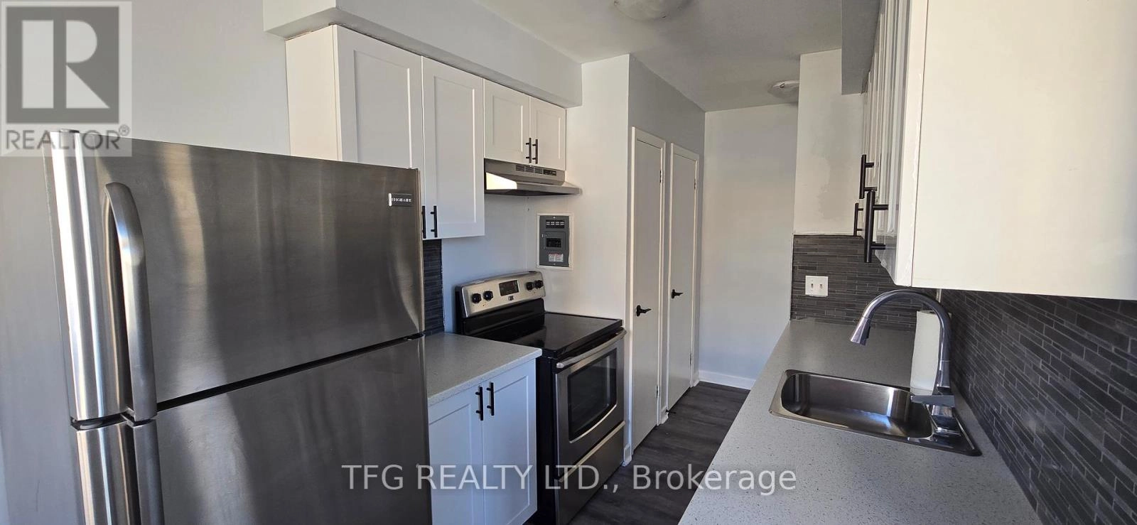 8 - 300 Montrave Avenue, Oshawa, Ontario  L1J 4S2 - Photo 3 - E12403962