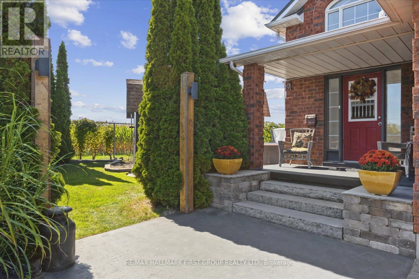 188 Padfield Drive, Clarington, Ontario  L1C 5H7 - Photo 3 - E12404076