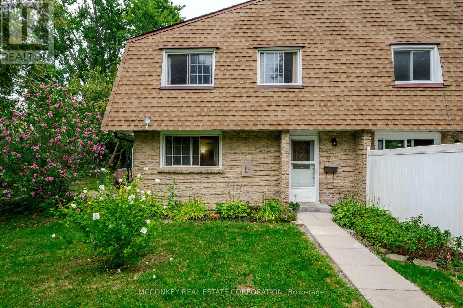11 - 740 Chamberlain Street W, Peterborough, Ontario  K9J 4M3 - Photo 1 - X12404202