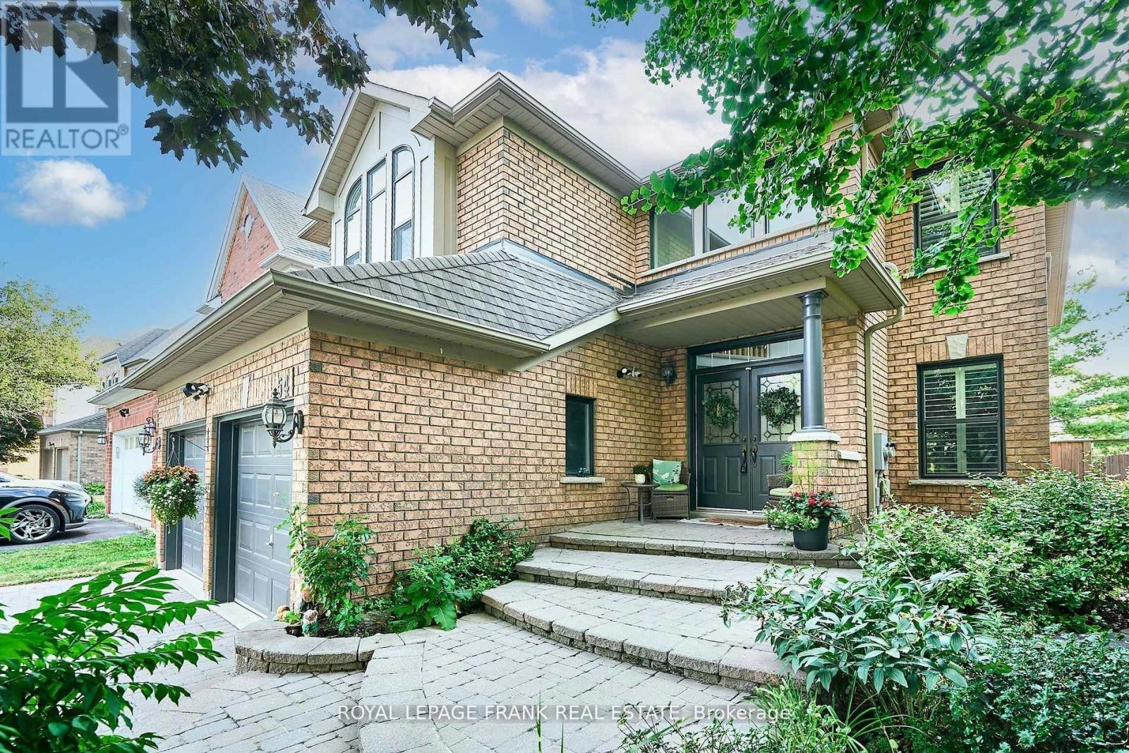 54 Gartshore Drive, Whitby, Ontario  L1P 1N6 - Photo 2 - E12404416