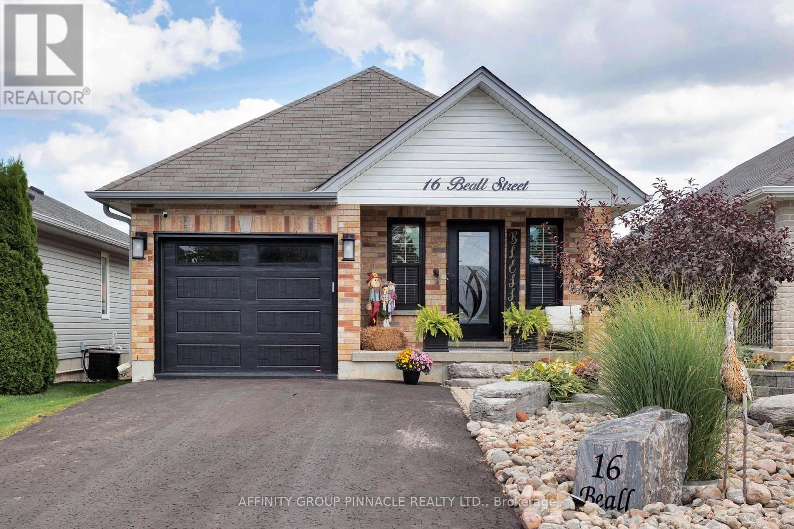 16 Beall Street, Kawartha Lakes, Ontario  K9V 6J6 - Photo 1 - X12404904