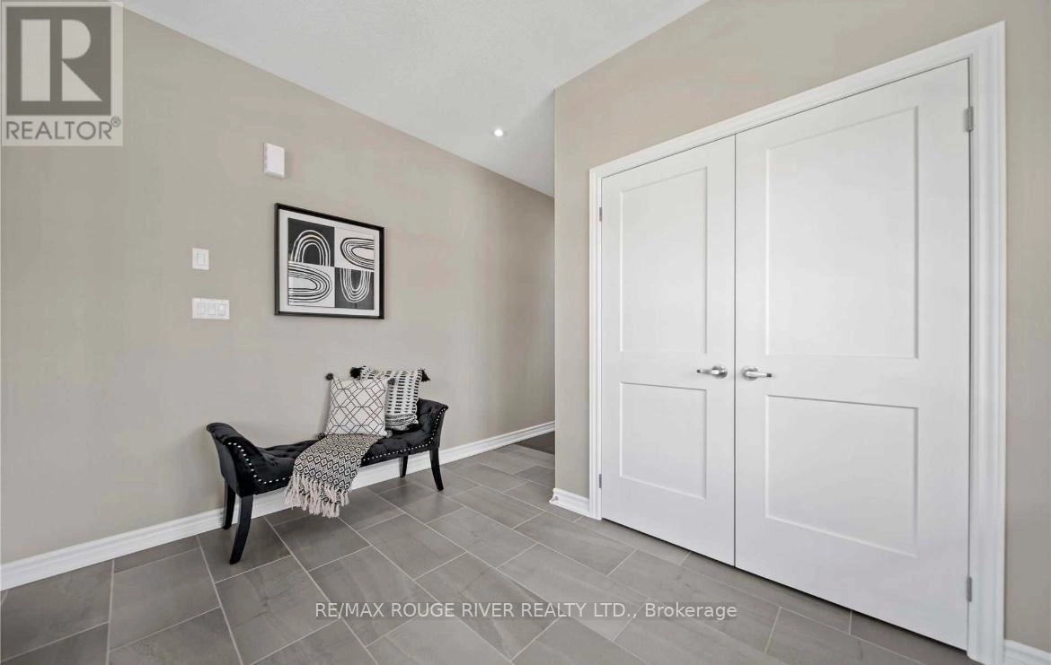 27 Crombie Street, Clarington, Ontario  L1C 4A1 - Photo 2 - E12404959