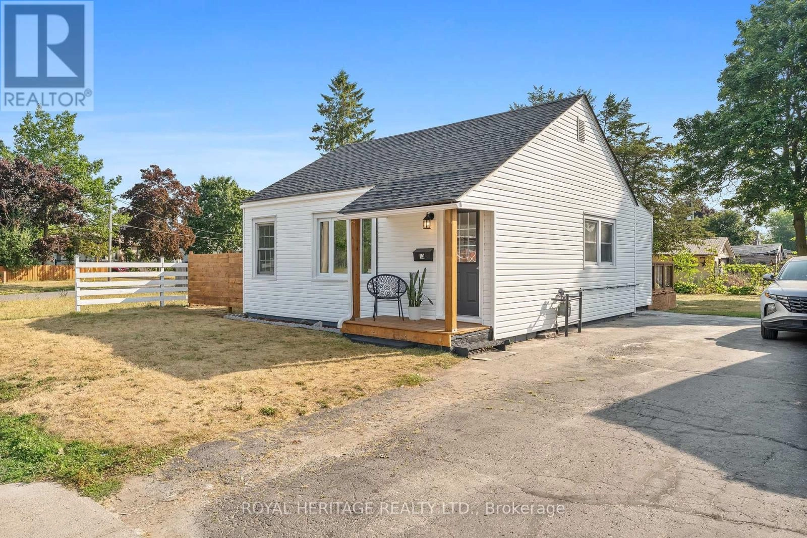13 Trenton Street, Quinte West, Ontario  K8V 4N1 - Photo 1 - X12405715