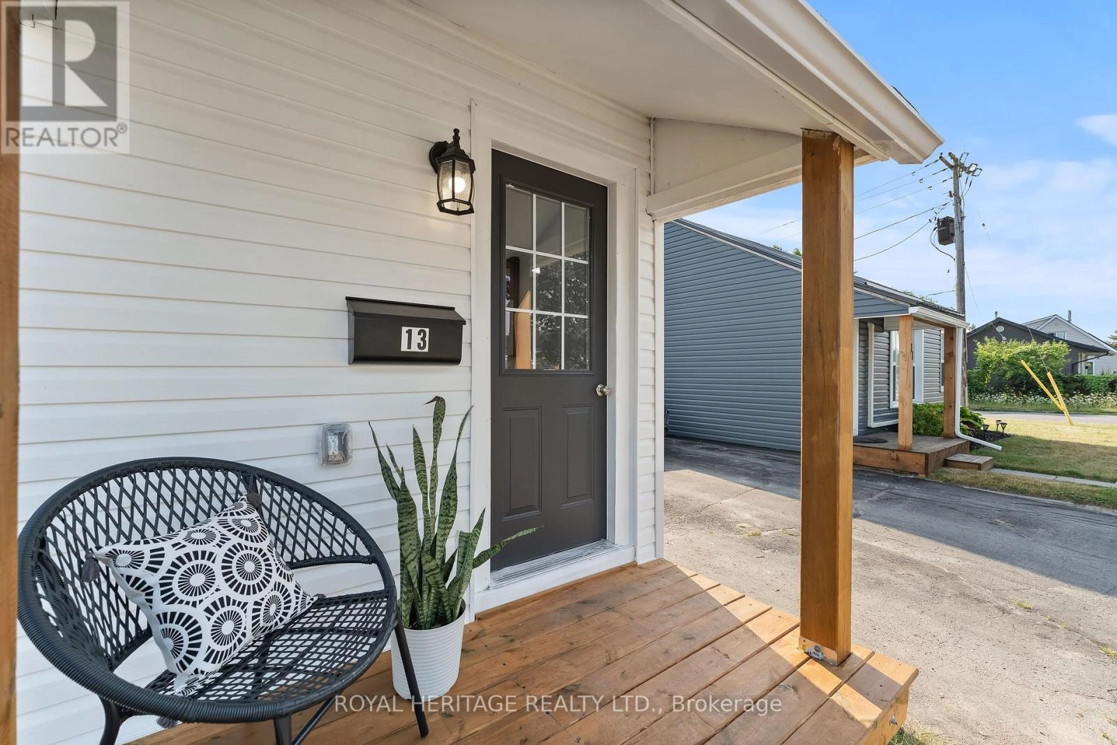 13 Trenton Street, Quinte West, Ontario  K8V 4N1 - Photo 3 - X12405715