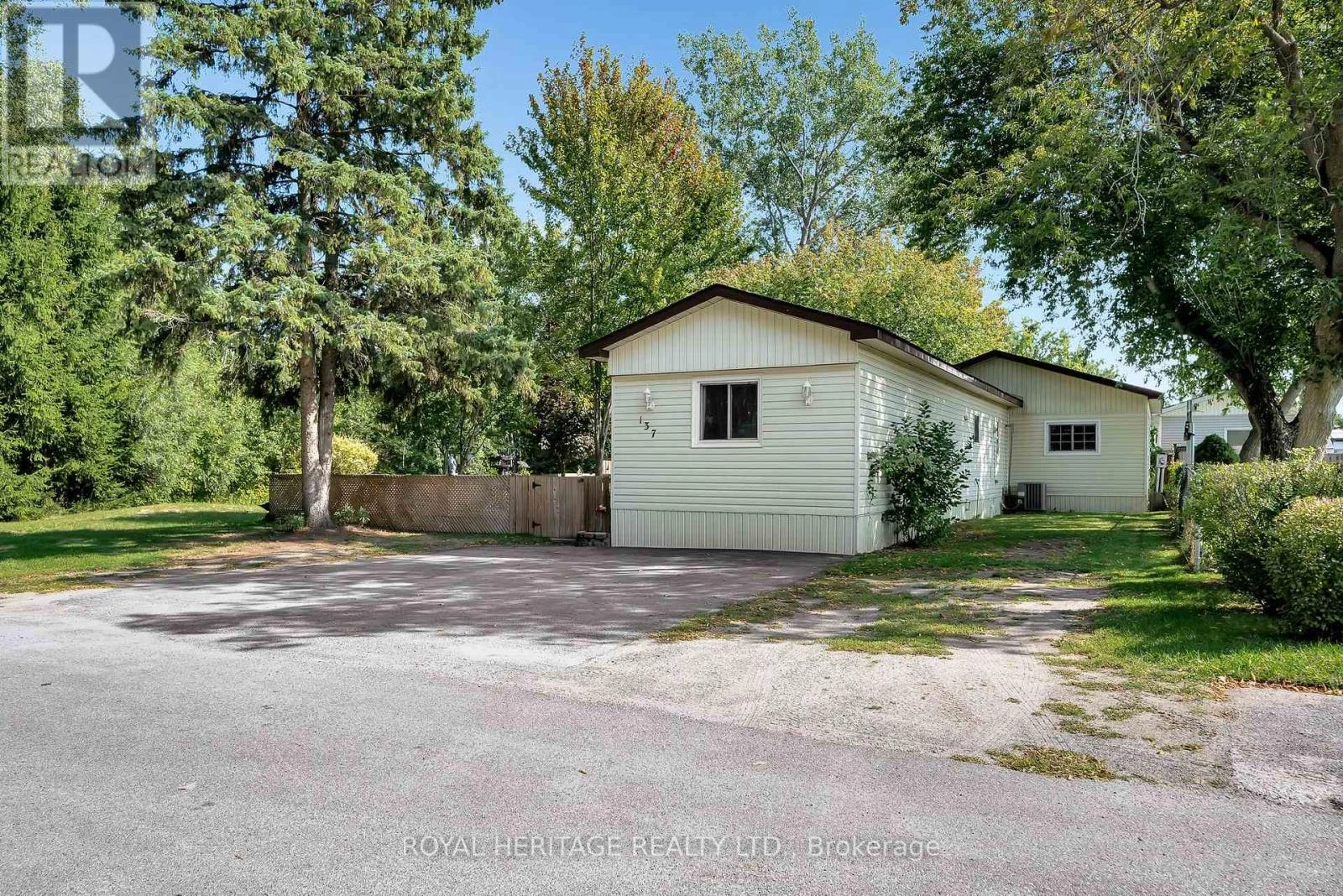 137 - 529 Old Highway 2 Highway, Quinte West, Ontario  K8V 5P5 - Photo 2 - X12405737