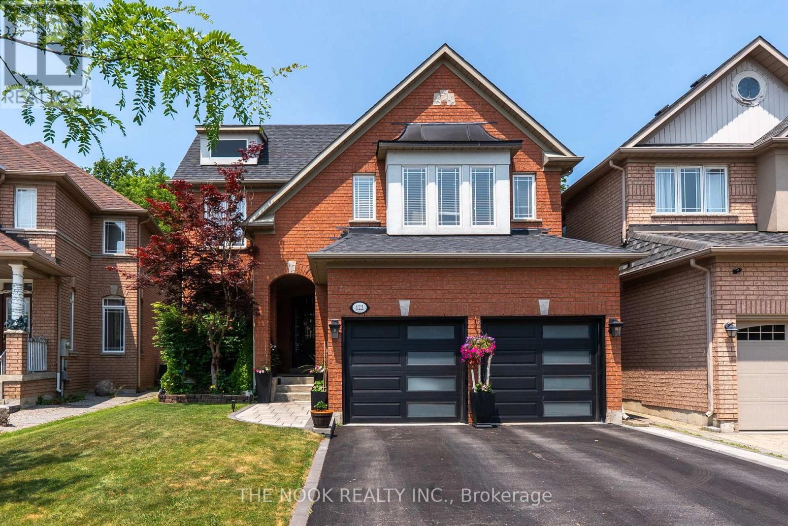 122 Estate Garden Drive, Richmond Hill, Ontario  L4E 3V6 - Photo 1 - N12405906