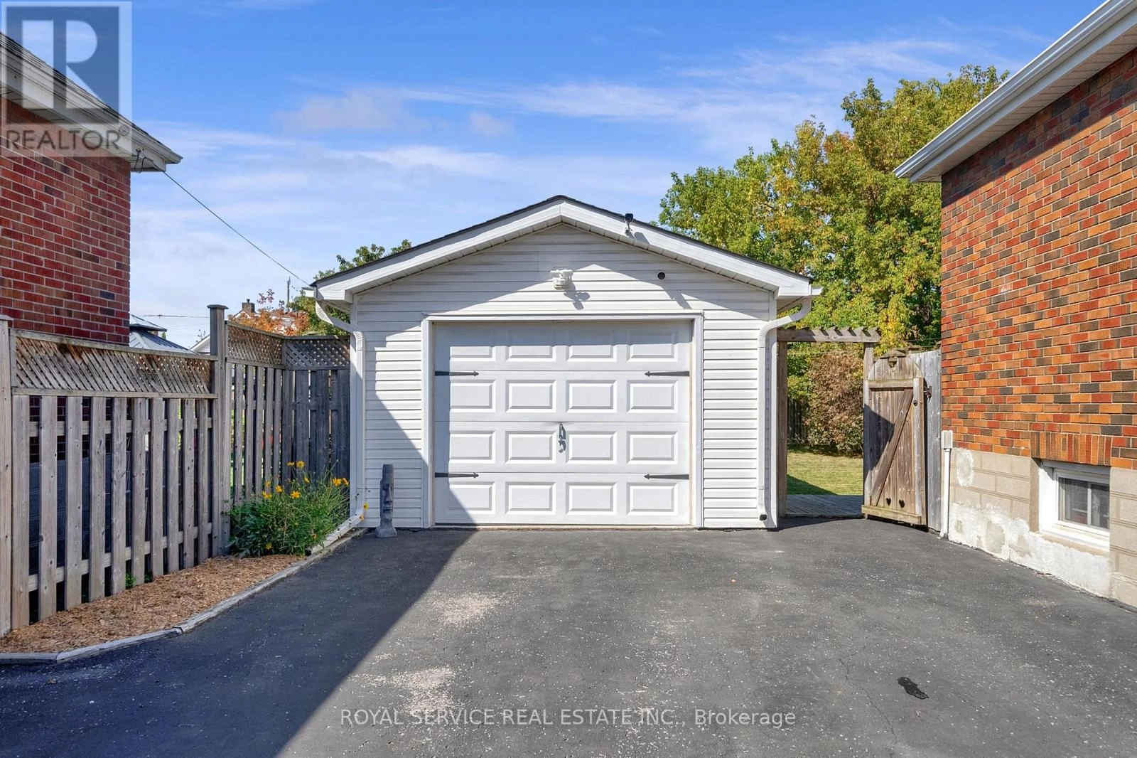 240 George Street, Oshawa, Ontario  L1H 2W5 - Photo 3 - E12406229