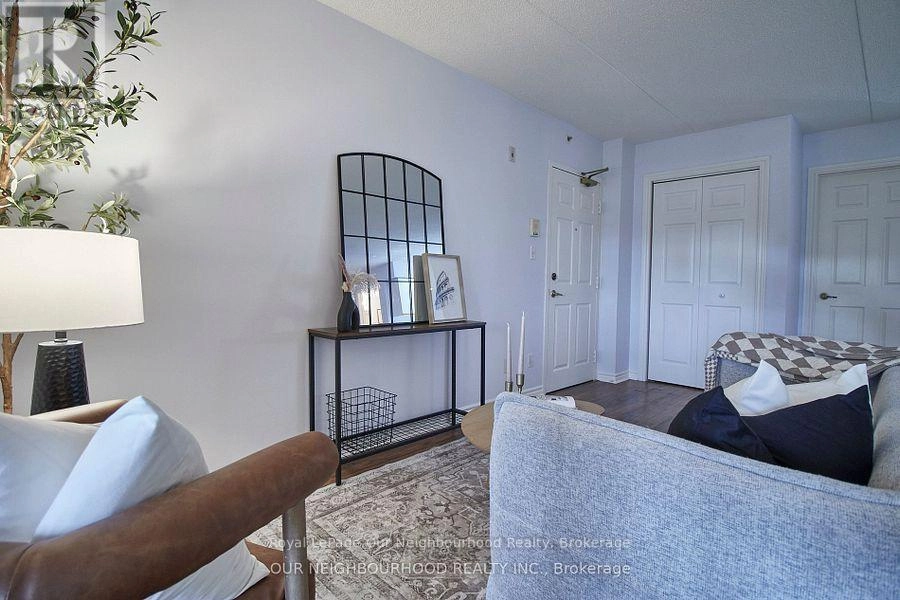 208 - 1431 Walkers Line, Burlington, Ontario  L7M 4N9 - Photo 3 - W12139416