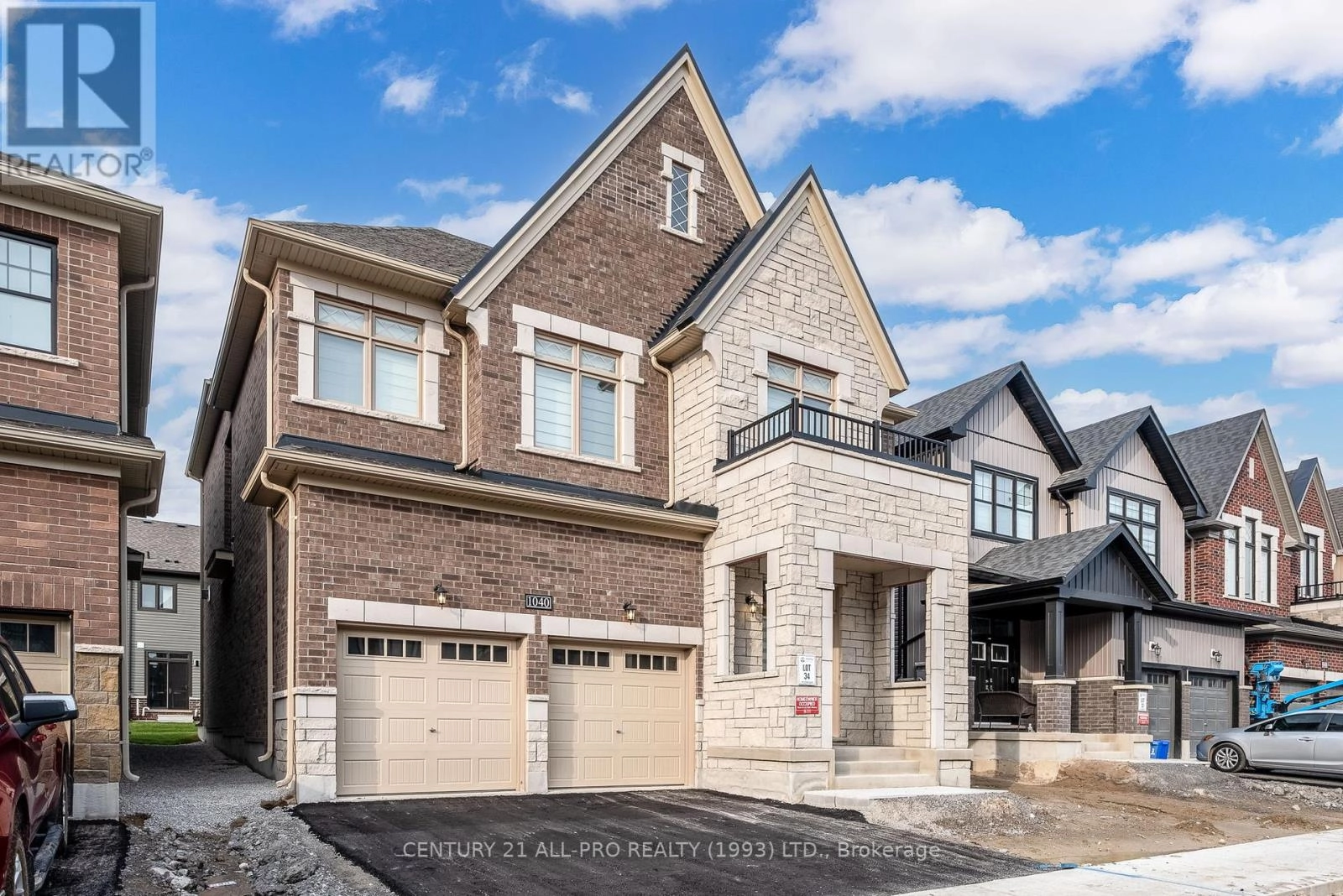 1040 Suddard Avenue, Oshawa, Ontario  L1L 0V5 - Photo 1 - E12407138