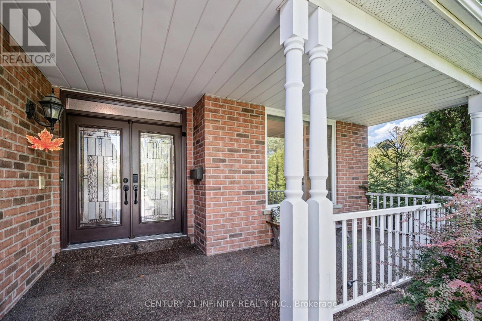 973 Mountview Court, Oshawa, Ontario  L1K 2M1 - Photo 3 - E12408299