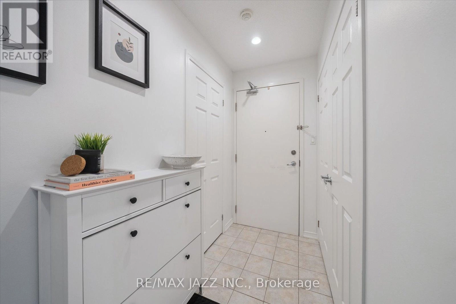 205 - 120 Aspen Springs Drive, Clarington, Ontario  L1C 0G7 - Photo 3 - E12408669