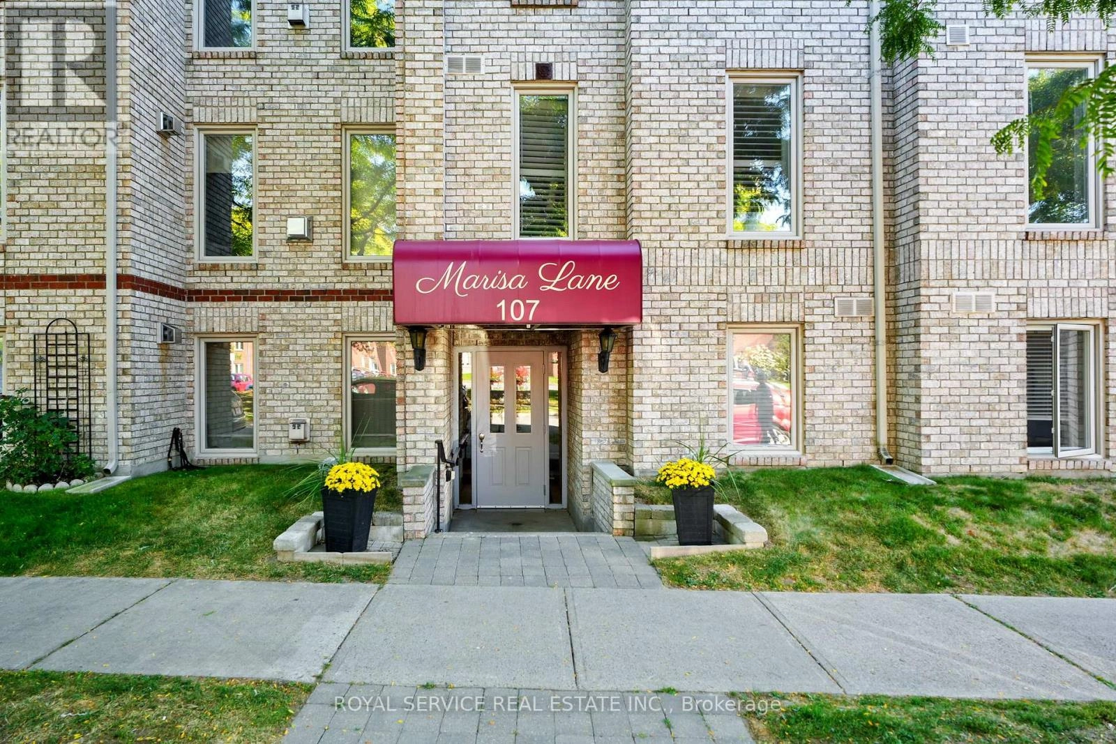 301 - 107 Marissa Lane, Cobourg, Ontario  K9A 5N6 - Photo 1 - X12409173