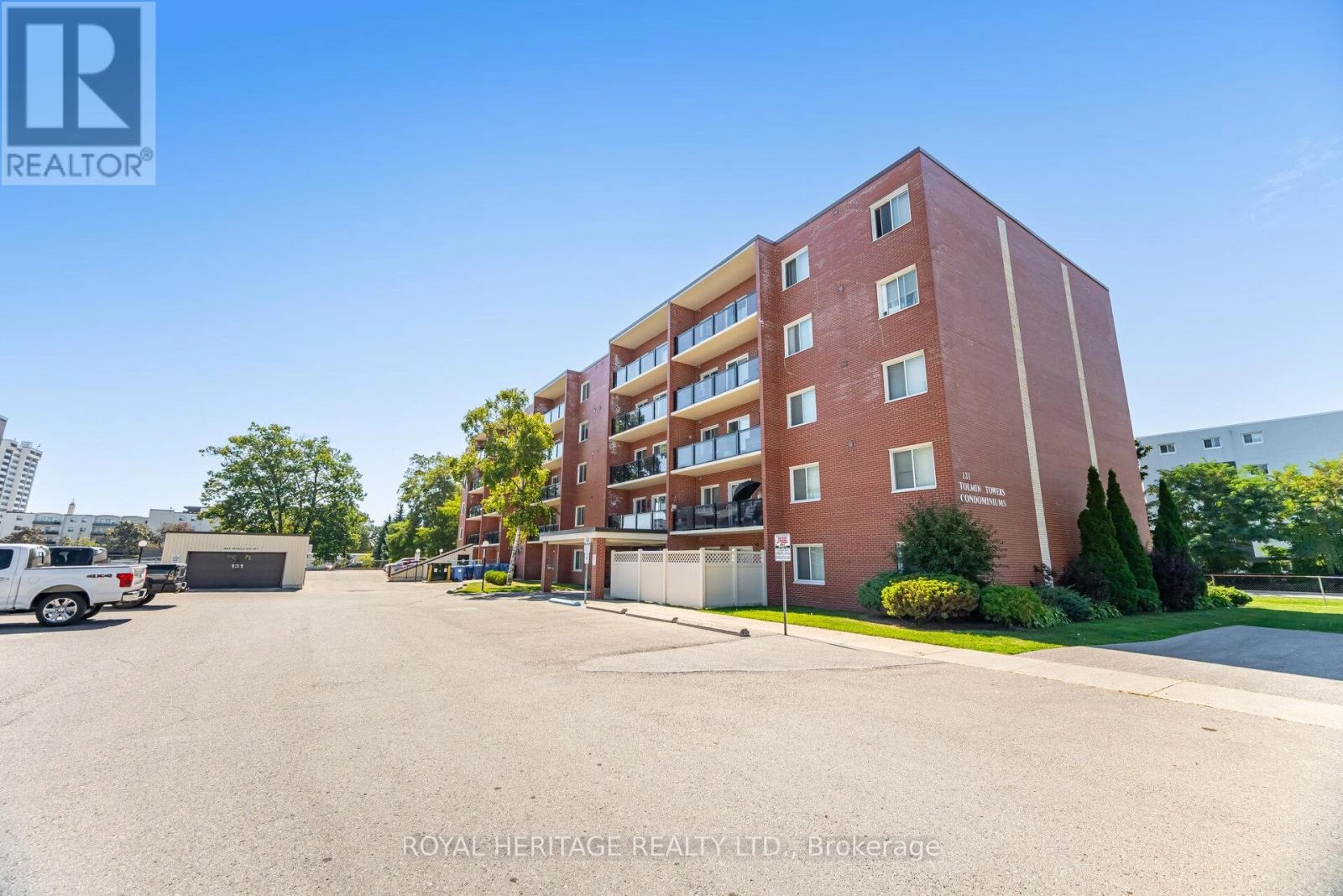 304 - 131 Taunton Road E, Oshawa, Ontario  L1G 3T8 - Photo 2 - E12409480