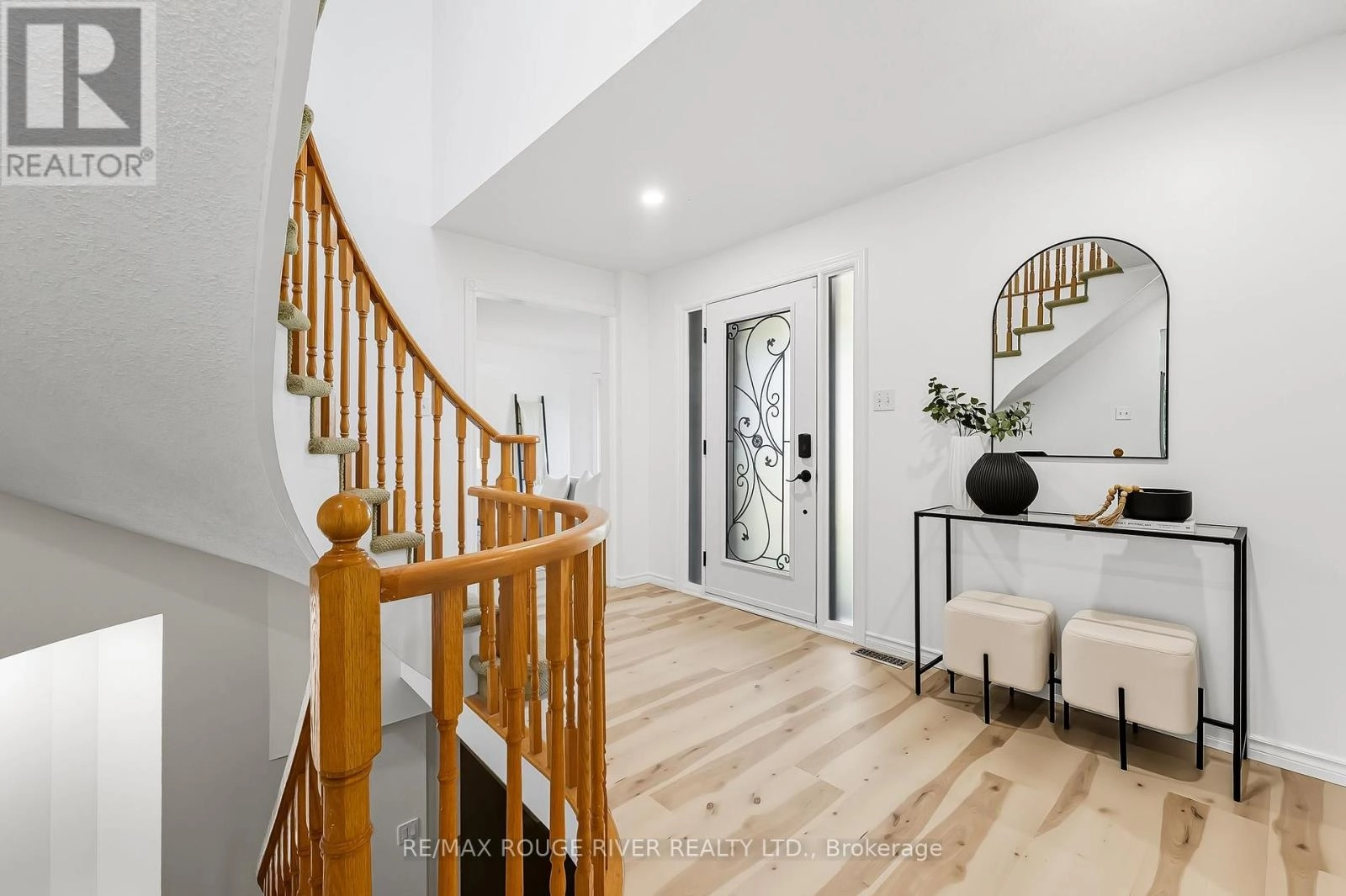 28 Wyndfield Crescent, Whitby, Ontario  L1N 8L3 - Photo 3 - E12409503
