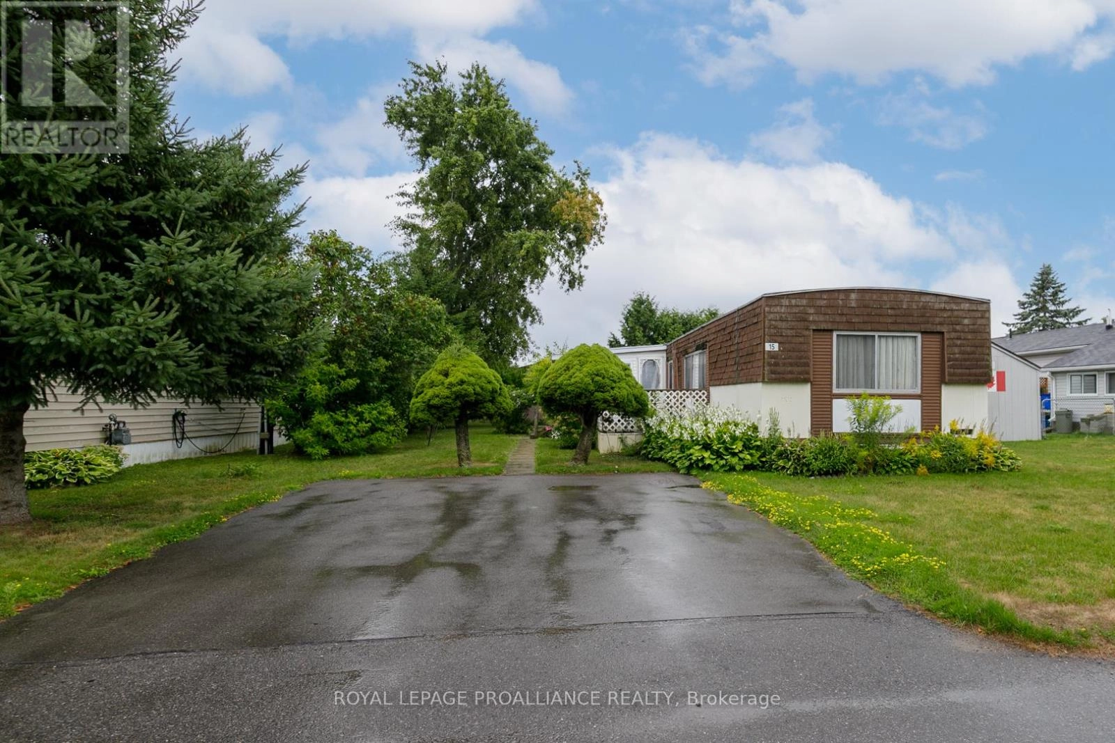 15 Thrush Lane, Quinte West, Ontario  K8N 4Z3 - Photo 1 - X12409551