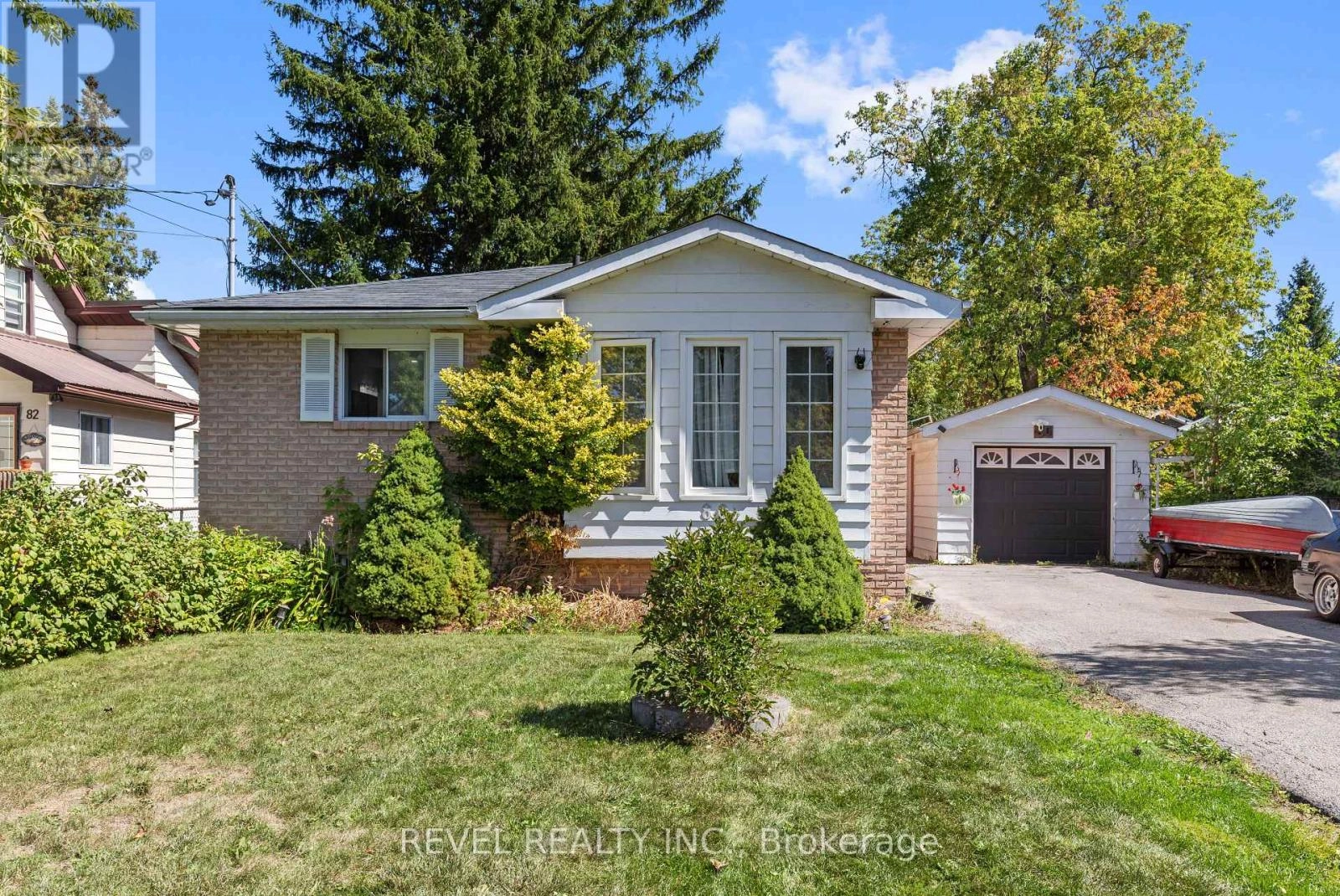 80 St Patrick Street, Kawartha Lakes, Ontario  K9V 1R5 - Photo 1 - X12410957