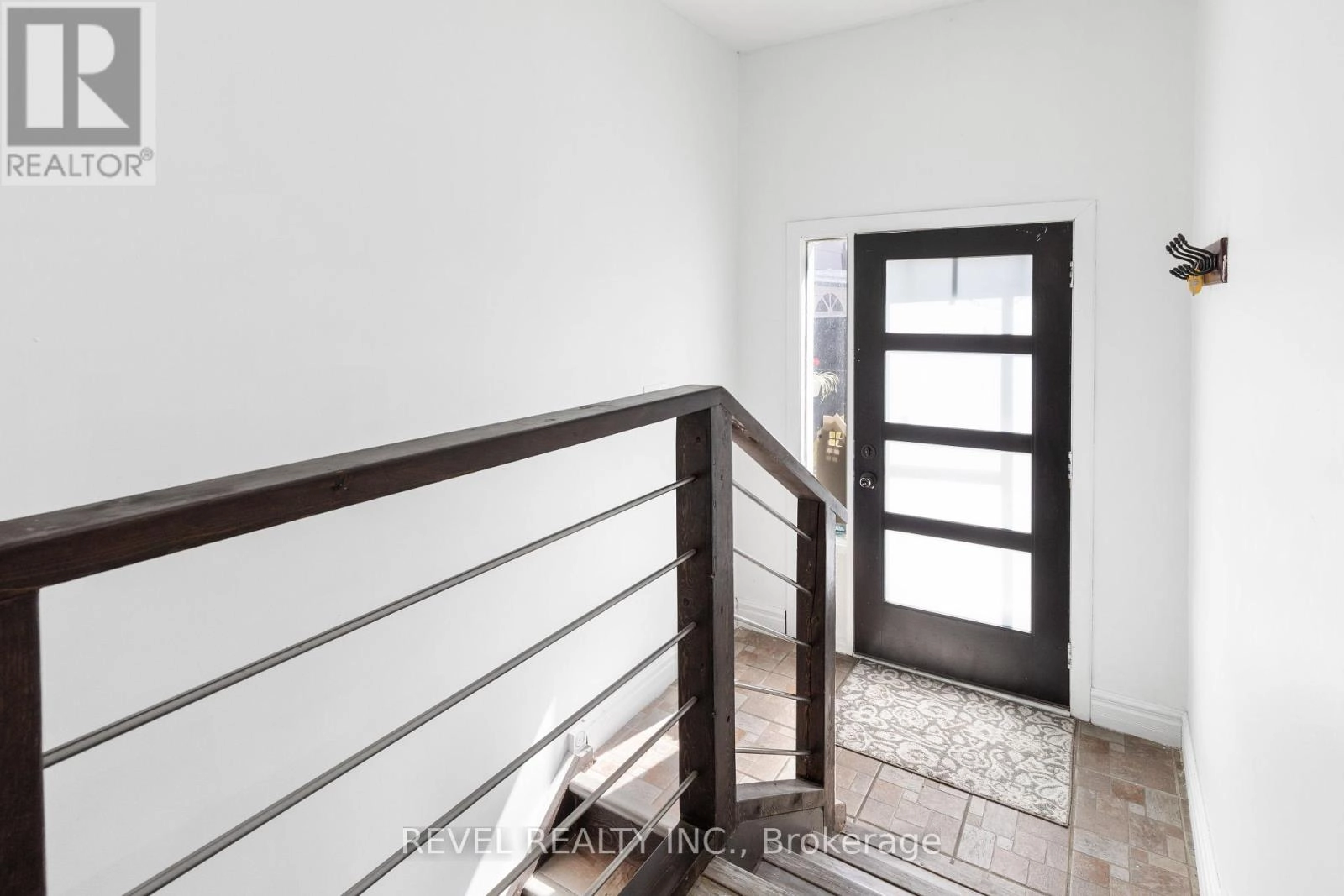 80 St Patrick Street, Kawartha Lakes, Ontario  K9V 1R5 - Photo 3 - X12410957