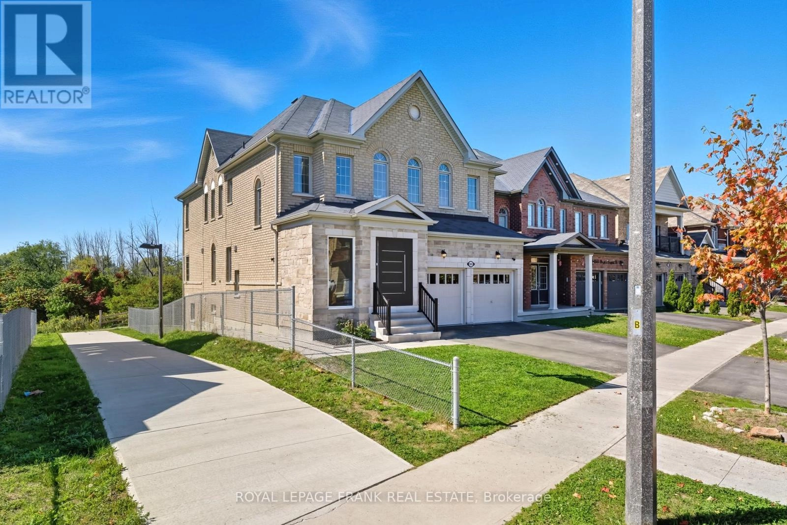 1842 Douglas Langtree Drive, Oshawa, Ontario  L1K 0Y5 - Photo 2 - E12410143