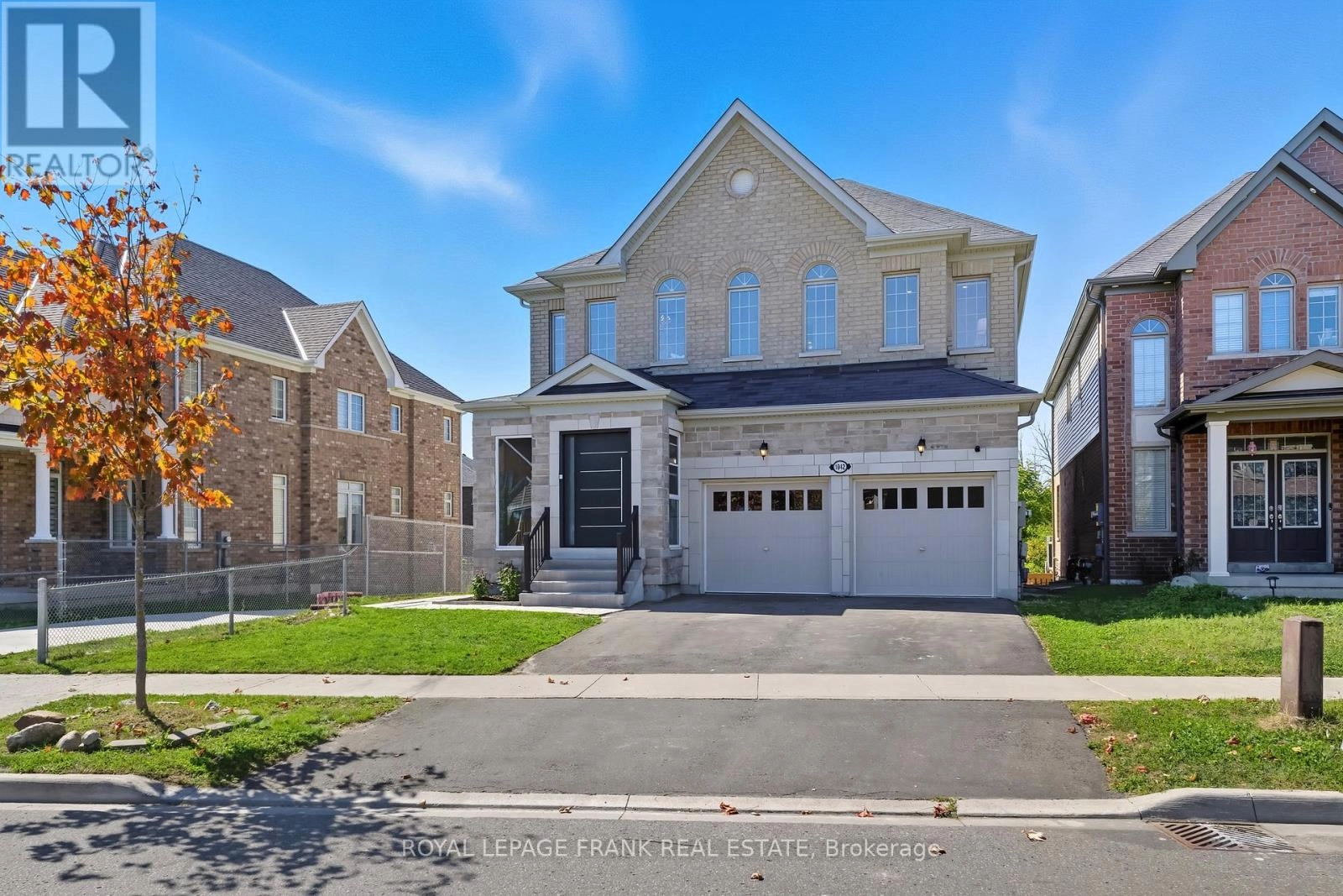 1842 Douglas Langtree Drive, Oshawa, Ontario  L1K 0Y5 - Photo 3 - E12410143