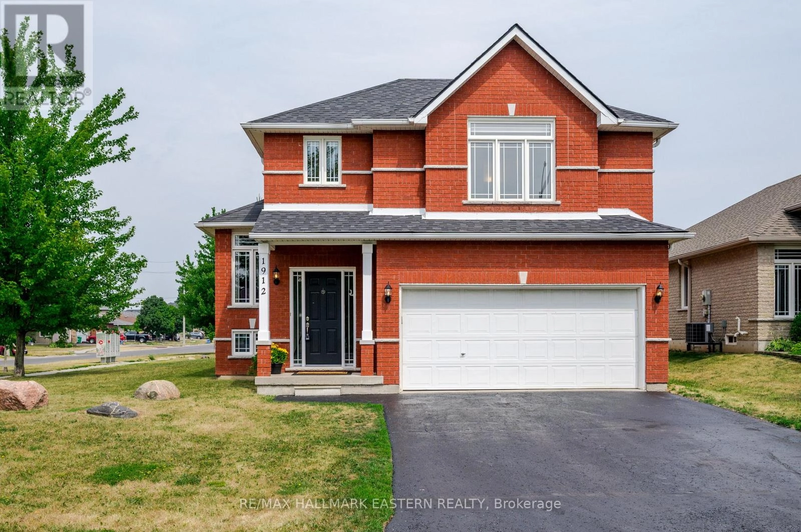 1912 Giles Avenue, Peterborough, Ontario  K9K 2P3 - Photo 2 - X12411245