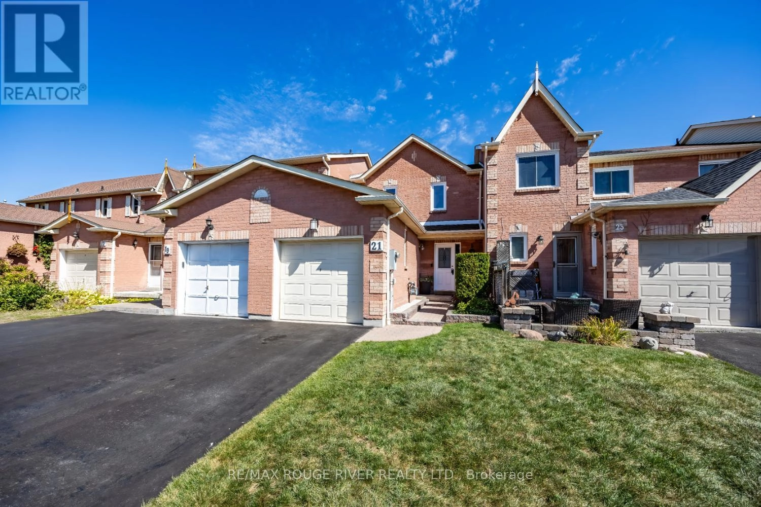 21 Raine Drive, Ajax, Ontario  L1T 3L6 - Photo 2 - E12412056