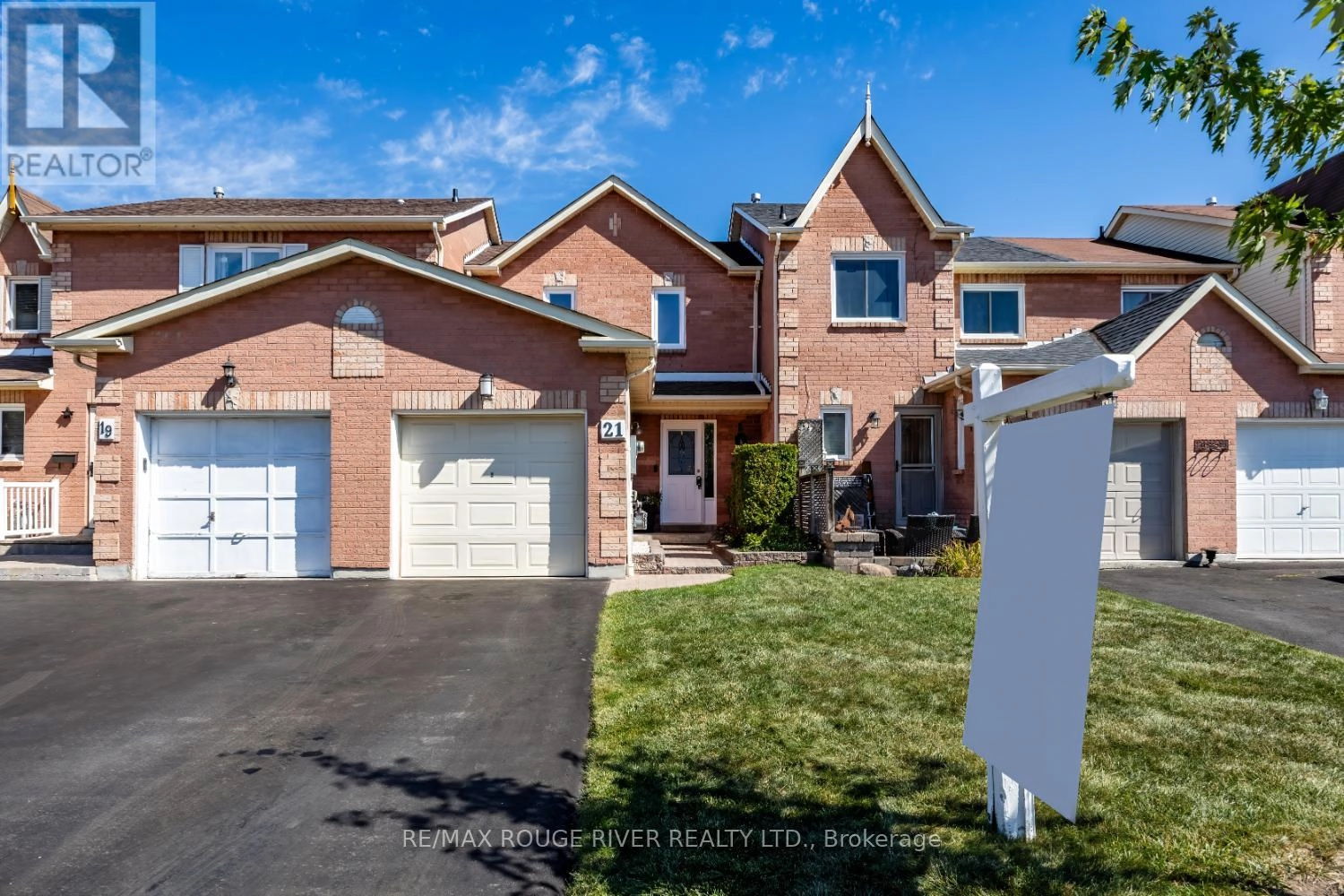 21 Raine Drive, Ajax, Ontario  L1T 3L6 - Photo 3 - E12412056